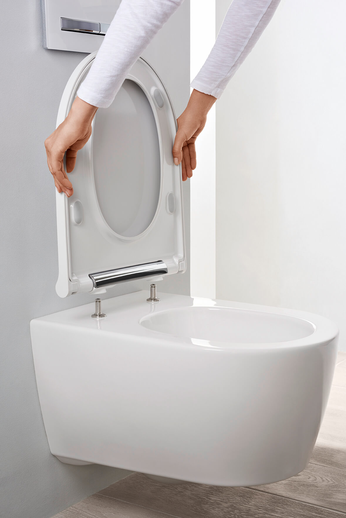 Geberit ONE WC mit abnehmbarem Toilettensitz.