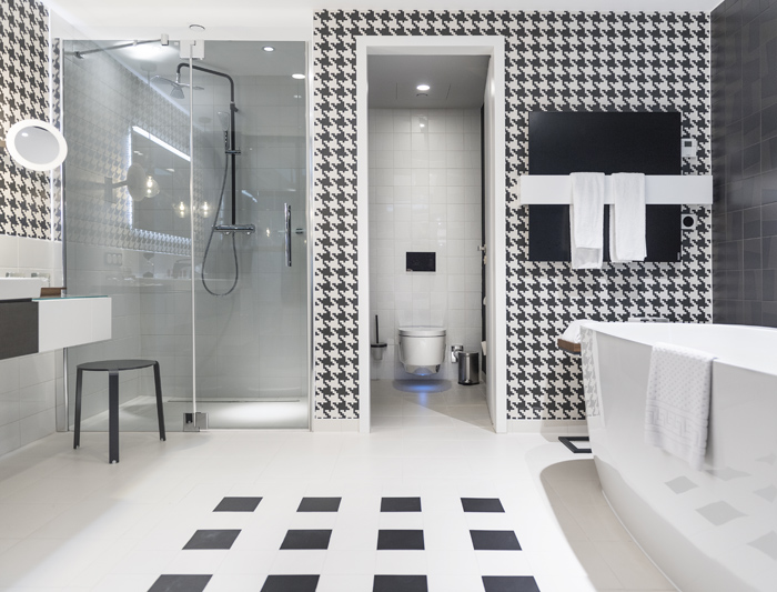 Daily Dose Of Spa, Radisson Blu Frankfurt, Badezimmer Suite, Geberit AquaClean, Dusch-WC