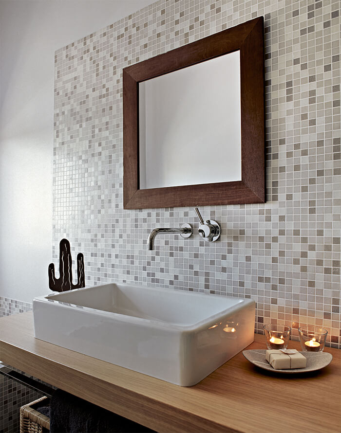 Waschplatz mit Mosaik-Steinen