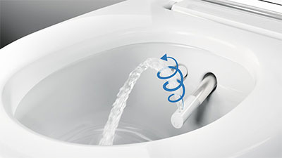 Nahaufnahme AquaClean Mera mit oszillierenden Wasserstrahl.